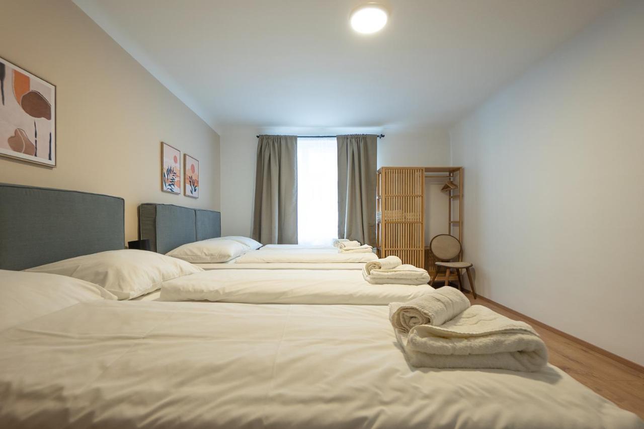A 2-Bedroom Apartment With A King-Size Bed And A Balcony Is Located Just A 15-Minute Walk From Stephansplatz. Wien Exteriör bild