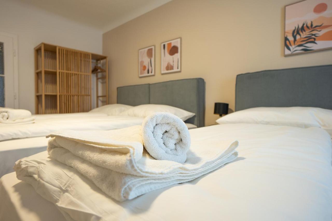 A 2-Bedroom Apartment With A King-Size Bed And A Balcony Is Located Just A 15-Minute Walk From Stephansplatz. Wien Exteriör bild