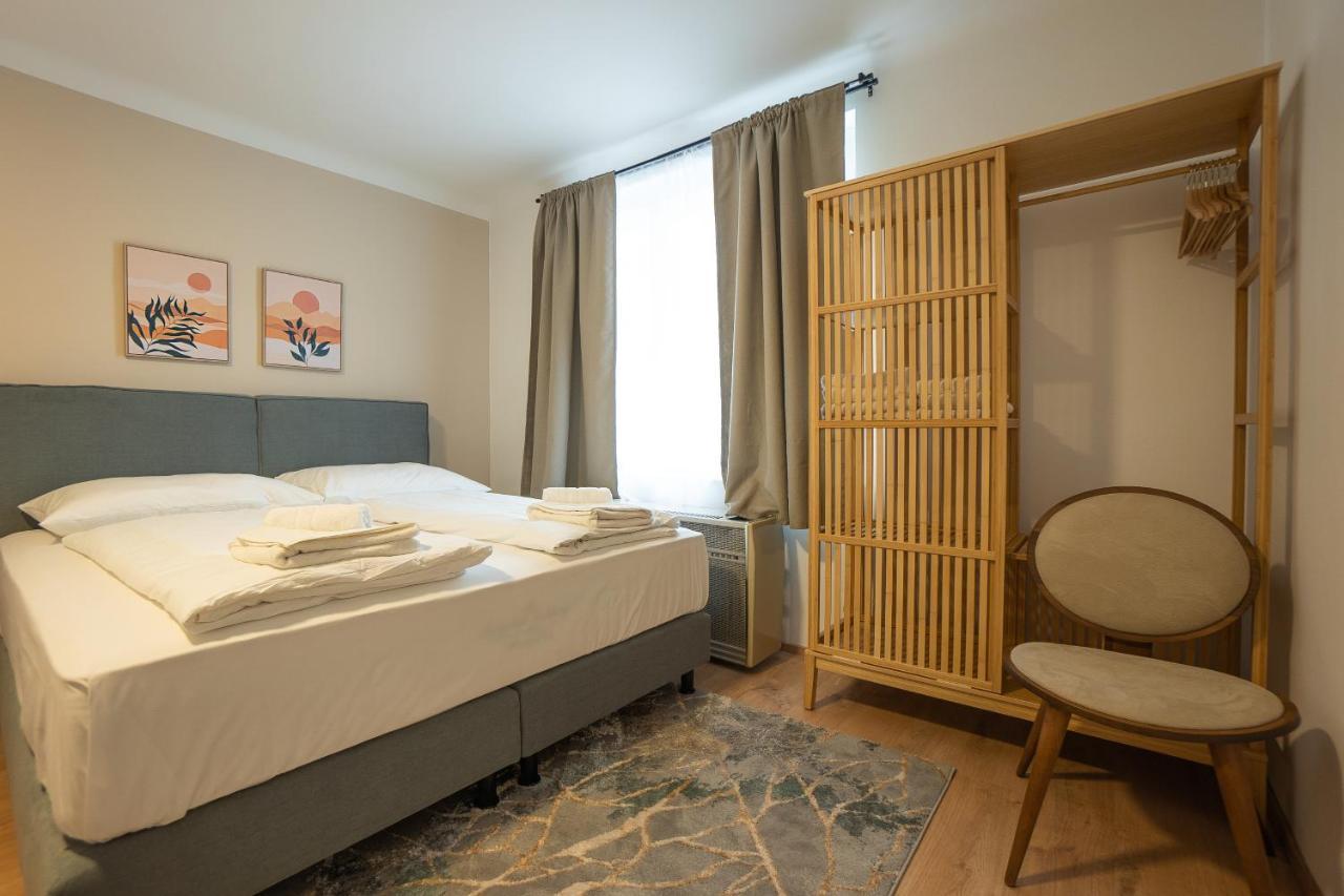 A 2-Bedroom Apartment With A King-Size Bed And A Balcony Is Located Just A 15-Minute Walk From Stephansplatz. Wien Exteriör bild