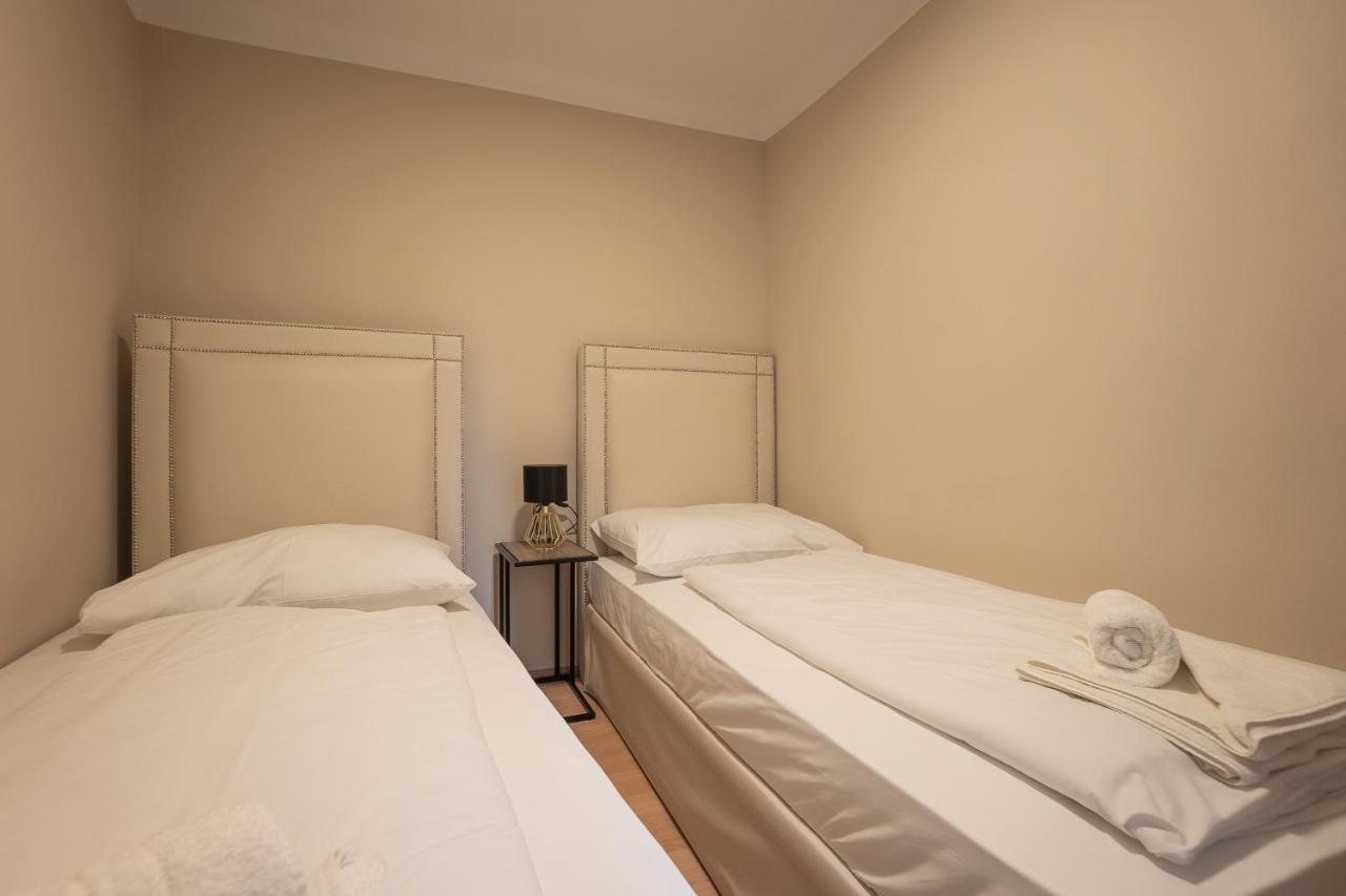 A 2-Bedroom Apartment With A King-Size Bed And A Balcony Is Located Just A 15-Minute Walk From Stephansplatz. Wien Exteriör bild