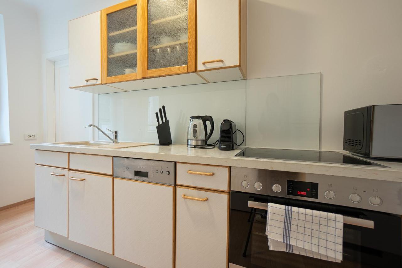 A 2-Bedroom Apartment With A King-Size Bed And A Balcony Is Located Just A 15-Minute Walk From Stephansplatz. Wien Exteriör bild