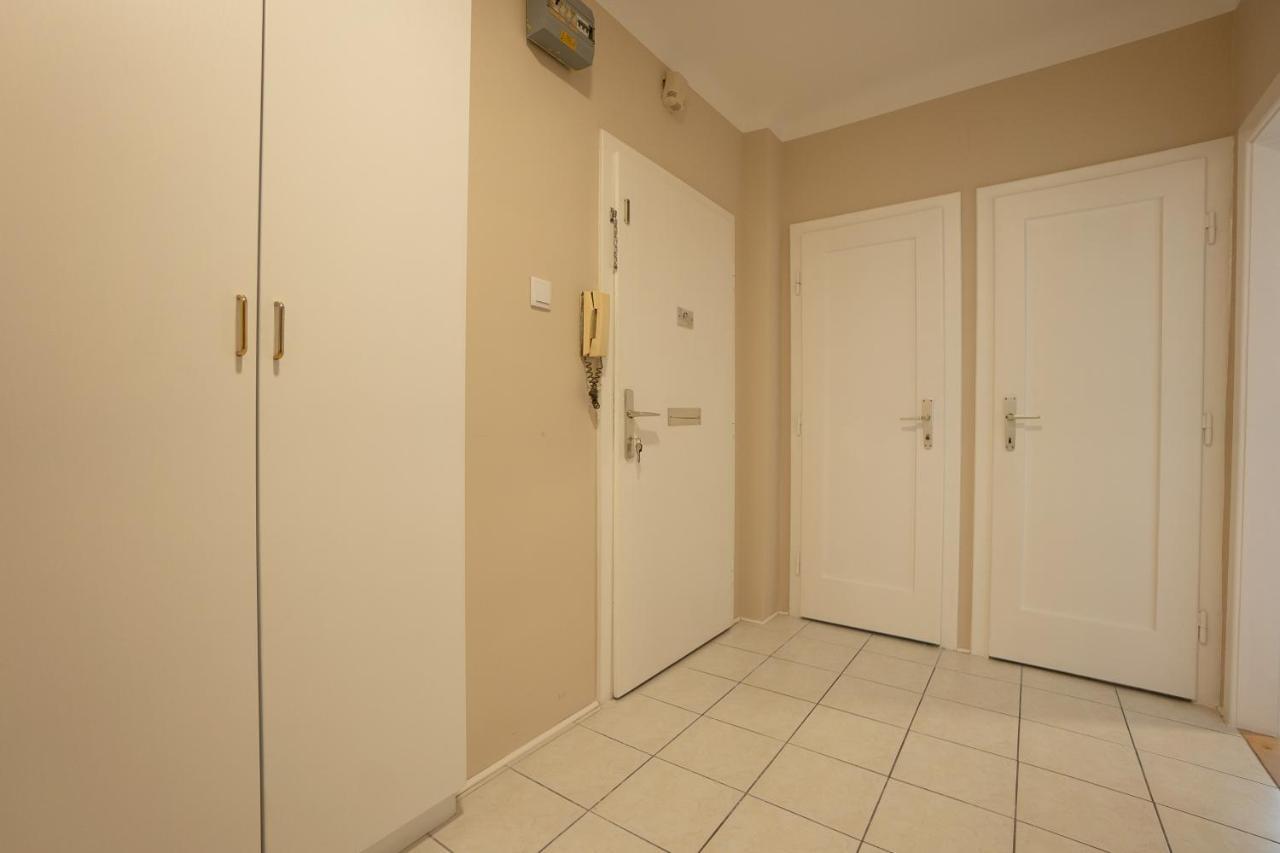A 2-Bedroom Apartment With A King-Size Bed And A Balcony Is Located Just A 15-Minute Walk From Stephansplatz. Wien Exteriör bild